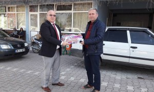 Belediye gazetelerini Duman dağıttı