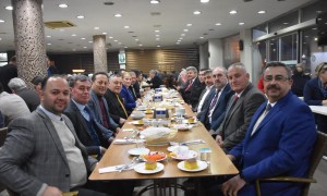 AK Parti’nin adayları dayanışma yemeğinde buluştu