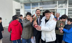 Kırkağaç’ta öğrenciler karnelerini Kaymakam Oktay’dan aldı